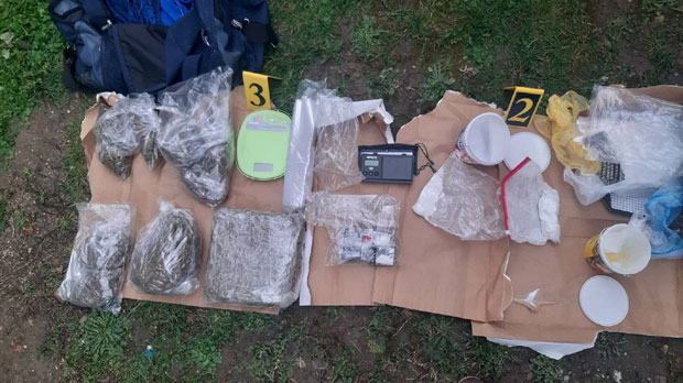 Лисице и малолетнику: Хапшења у Бијељини због дроге (ФОТО)