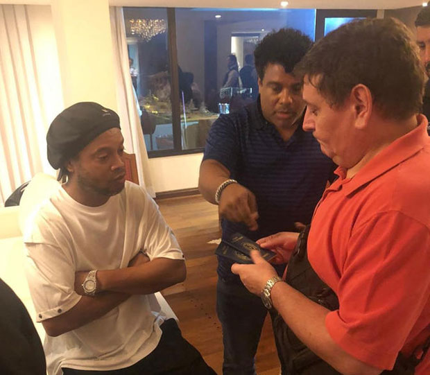 Роналдињо испао наиван: Бразилцу није био потребан пасош