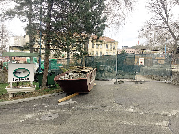 Након погибије грађевинског радника у Зоо-врту: Пусто место несреће 