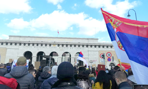 Не дамо светиње које славе Божије име: Велика литија у Бечу у знак подршке народу Црне Горе (ФОТО/ВИДЕО) 