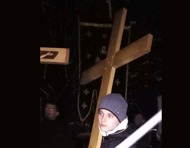 Душан је ЈУНАК литија у Црној Гори: Карате мајстор и вишеструки државни првак предводио вернике испод Бјеласице