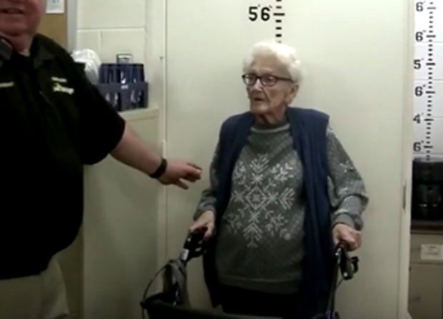 Несвакидашња жеља за 100. РОЂЕНДАН: Већина људи се плаши овога, а бака је САМО ТО ЖЕЛЕЛА (ВИДЕО)