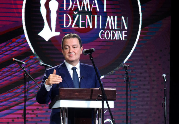 Ивица Дачић изабран за џентлмена 2020. године: Са малим Љубом запевао Пукни зоро (ФОТО/ВИДЕО)