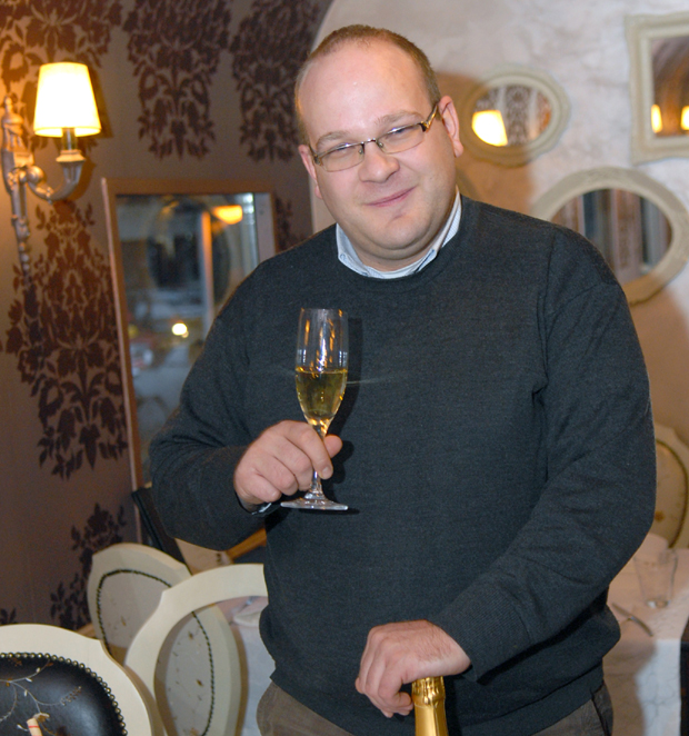 Маркус сам себи запржио чорбу: Пријатељи ТВ кувара кажу да је добар и наиван, али “слаб” на новац