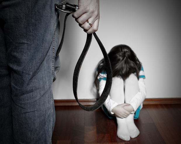 Батина и даље васпитава децу: Физичком или психичком кажњавању у Србији изложено 43 одсто деце