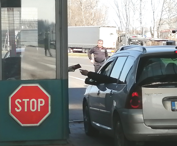 Додатне мере опреза на Хоргошу: Неки у Мађарску на посао, други у Беч у шопинг