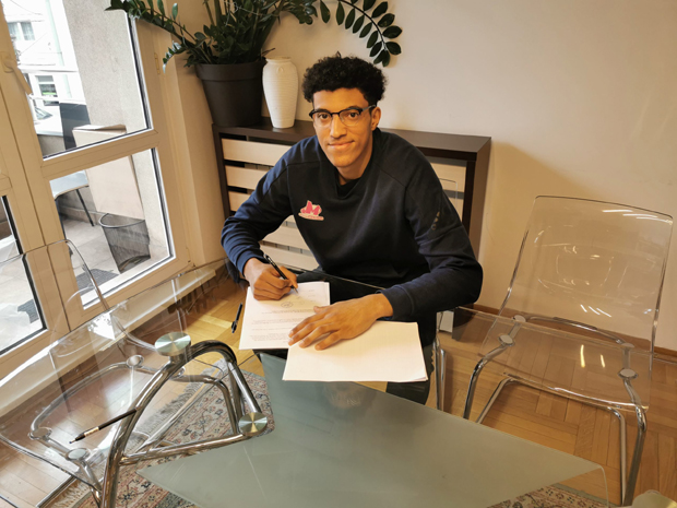 Мега поново има перспективног Француза