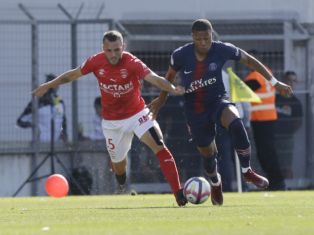 Французи затворили трибине до 15. априла