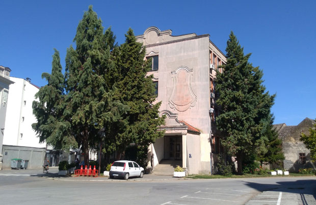 Песницама тукао оца, претио супрузи: У Голупцу ухапшен мушкарац због насиља у породици