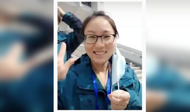 Победили корону у Вухану: Затварају се болнице, снимак лекара који скидају маске обишао свет (ВИДЕО)