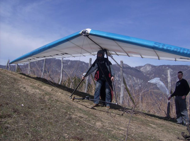 Трaгедија код Параћина: Погинуо параглајдериста из Ћићевца