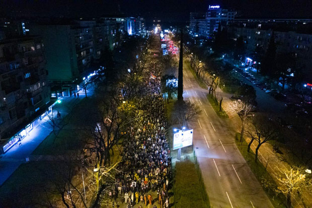 Тамјаном и молитвом против закона и вируса корона: 50.000 Подгоричана и 25.000 Никшићана у величанственој литији, Беранци не заостају за њима, устали и мештани из родног села Василија Острошког(ФОТО/ВИДЕО)