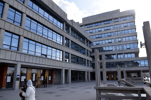 Свим приведеним особама биће мерена температура: Највећи суд у земљи предузео мере предострожности