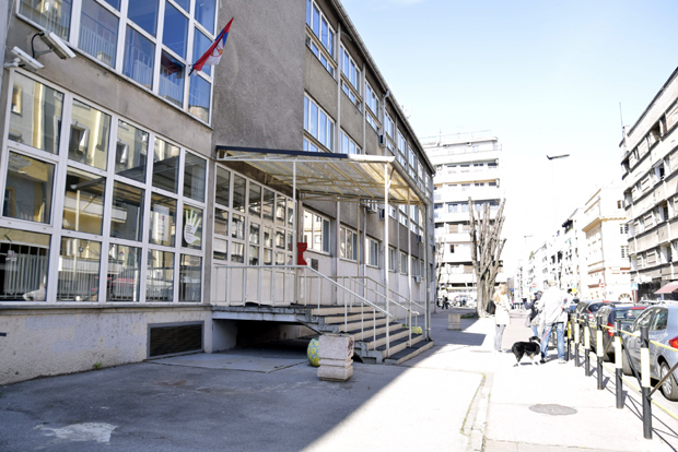 После чачанских, отказана настава и у школи у Београду: Један од закупаца простора ОШ Михаило Петровић Алас позитиван на вирус корона