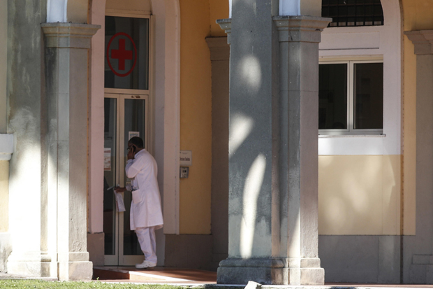 Нови лек трачак оптимизма у борби против вируса корона у Италији: Коктел tocilizumab смирује упалу