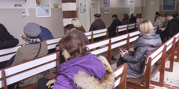 Докторка из Чачка заражена короном: Инфицирала је жена из Немачке која је била на прослави пунолетства