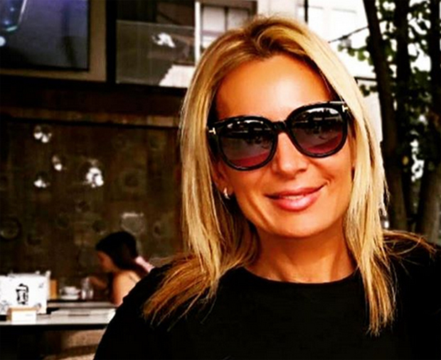 Ма савршено: Водитељка РТС објавила фотографију у црвеној хаљини, сви гледају у њене затегнуте ноге (ФОТО)