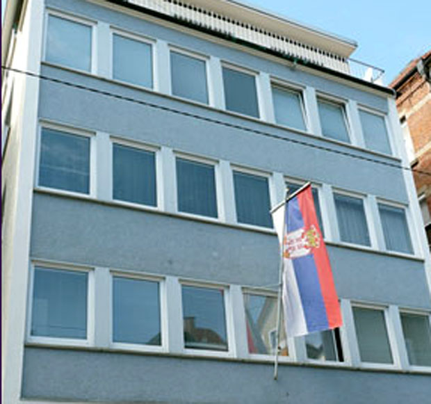 Генерални конзулат Србије у Штутгарту: Долазак само у случају преке потребе