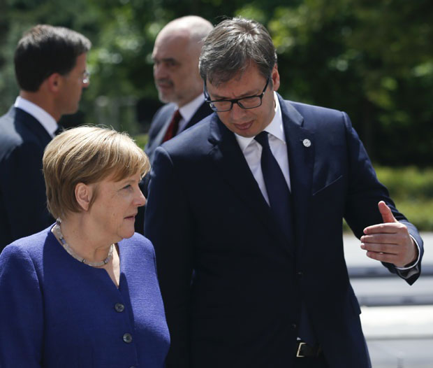 Новости сазнају: Одложен разговор председника Вучића и Ангеле Меркел 