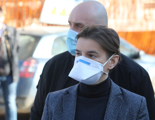 Полицијски час, ако стари буду кршили забрану и казна од 150 хиљада динара: Премијерка најавила пооштравање прописаних мера, разочарана недисциплином најстаријих