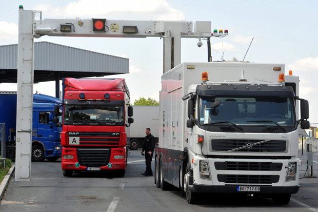 Ко све од страних држављана може да пређе границу: Нема вета за камионџије 