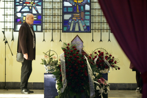 Десимир Станојевић испраћен на кремацију на Новом гробљу: Последње збогом Деску уз песму