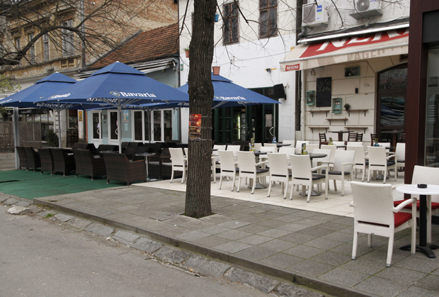 Српска предузела све мере у борби против вируса корона: Кафићи затворени до 23. марта