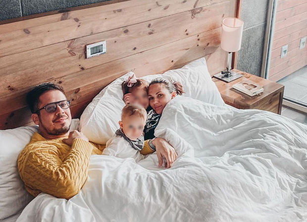 Останите код куће! Естрадне личности апелују на своје обожаваоце