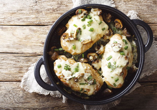 Специјалитет са моцарелом: Сочне пилеће шницле (РЕЦЕПТ)