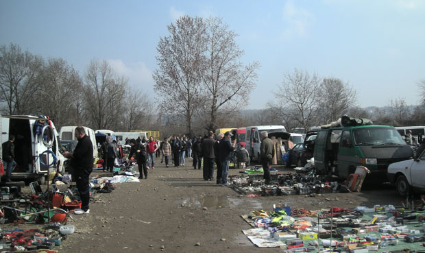 У Пожаревцу појачана контрола намирница и затварање „бувљака“