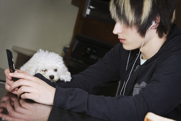 Како се изборити са друштвеном изолацијом у време епидемије: 15 савета стручњака за адолесценте и њихове родитеље 