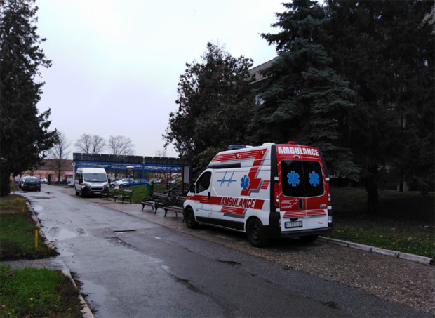 Срели се у Дому здравља, па се срдачно поздравили: Овако су пријатељи из Кикинде завршили на респираторима