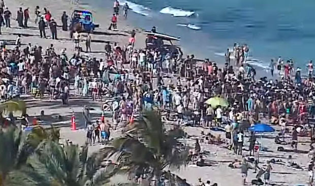 Због оваквих призора цео свет хвата језа: Млади организују “корона журке”, надлежни згрожени (ВИДЕО)