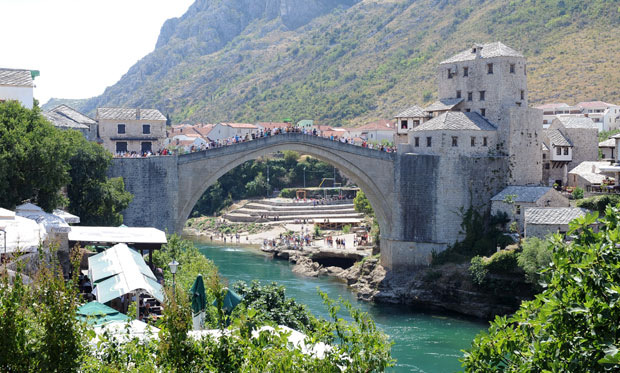 Још два случаја вируса корона у Федерацији БиХ, заражена и породиља