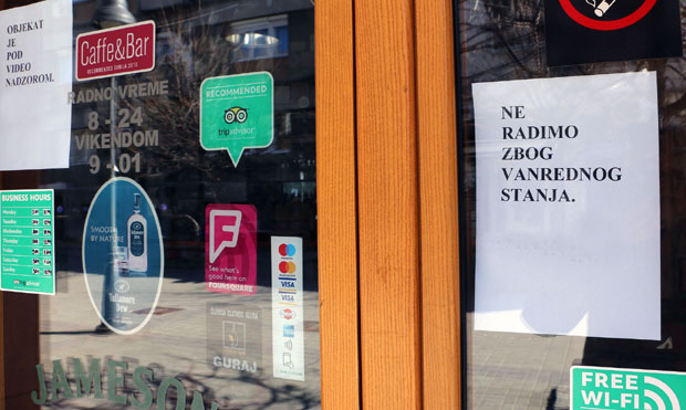 Затварају се угоститељски објекти широм земље, апел старијим суграђанима да остану код куће (ФОТО)