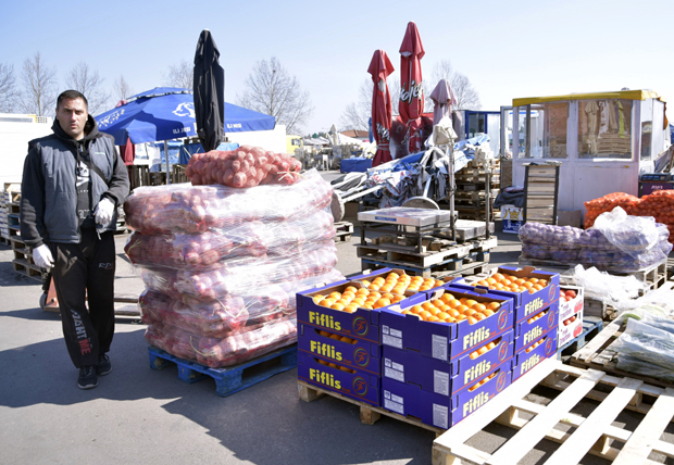 Каква је снабдевеност и потражња за воћем и поврћем: Највише тражени лимун, бели лук и ђумбир