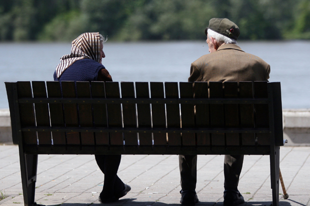 Раније него што је било планирано: Пензионерима пре Васкрса стиже 4.000 динара помоћи