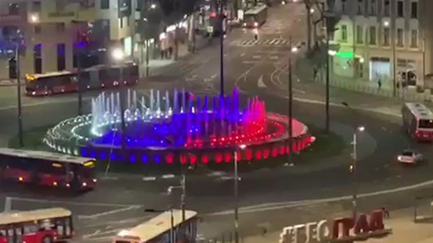 Ко је био најгласнији? Србија је и вечерас аплаудирала лекарима који се боре против короне