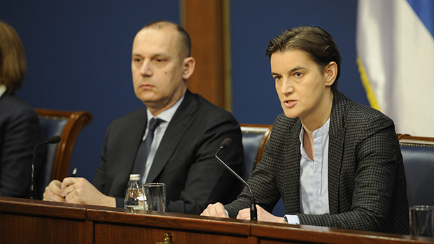 Брнабић донела нове још теже мере због короне: Од сутра у 20 престаје јавни превоз у Србији, затварамо кафиће, ресторане, тржне центре