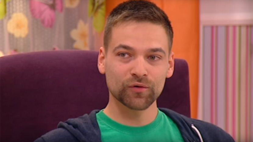 Клинички психолог препоручује како да останете читави док корона хара: Мање вести, више друштвених игара, а овај напитак ИЗБЕГАВАЈТЕ