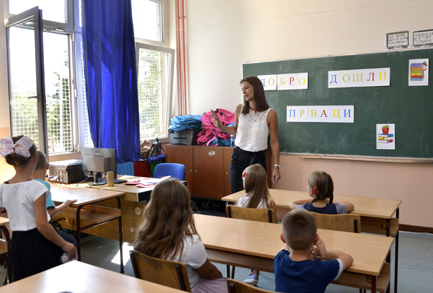 Разрађују се модели завршетка школске године: Сви ће бити уписани у школу
