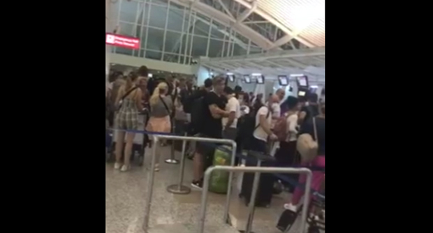 На Балију заробљено 30-оро Срба због вируса корона, траже помоћ државе (ВИДЕО)