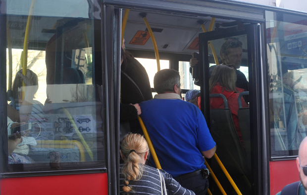 Аутобуси возе само уз Зоранин потпис: Ко је све изузет из забране градског и међуградског превоза