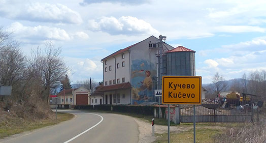 Кућни притвор за одбегле пензионере: ЗАТЕЧЕНИ испред месаре