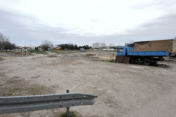 Вирус корона затворио и Бувљак: Најстарија пијаца у Србији после четири деценије постојања ПРАЗНА (ФОТО)