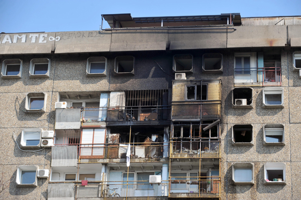 Пакао на деветом спрату однео мајку, оца и сина, спасла се само ћерка, брачни пар изгорео на 10. спрату: Дан после катастрофалног пожара у Београду