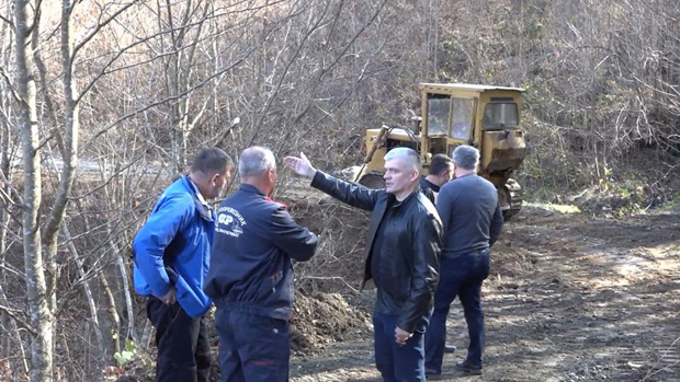 Пробијају пут за прву помоћ: Два прибојска села одсечена од света