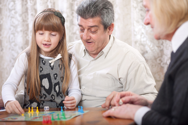 Како да прекратите време у изолацији: Друштвене игре за релаксацију