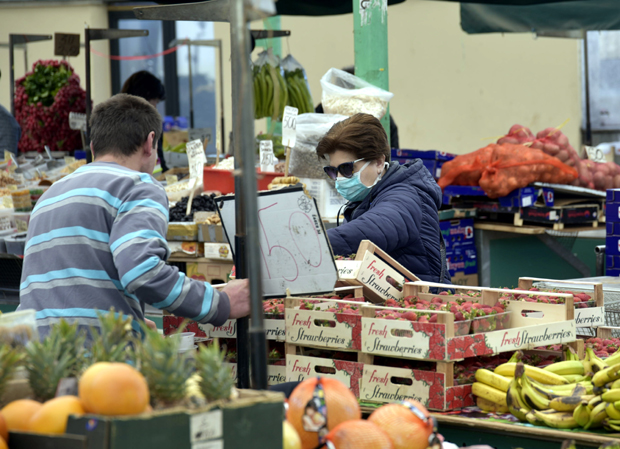 Скраћено радно време престоничким тржницама: Због вируса корона пијаце отворене од 8.00 до 15.00