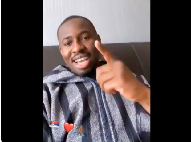 Сенегалац, мезимац делија, запевао Шабанов хит и поручио: Срби, останите код куће